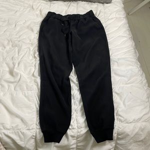 lululemon black on the fly joggers